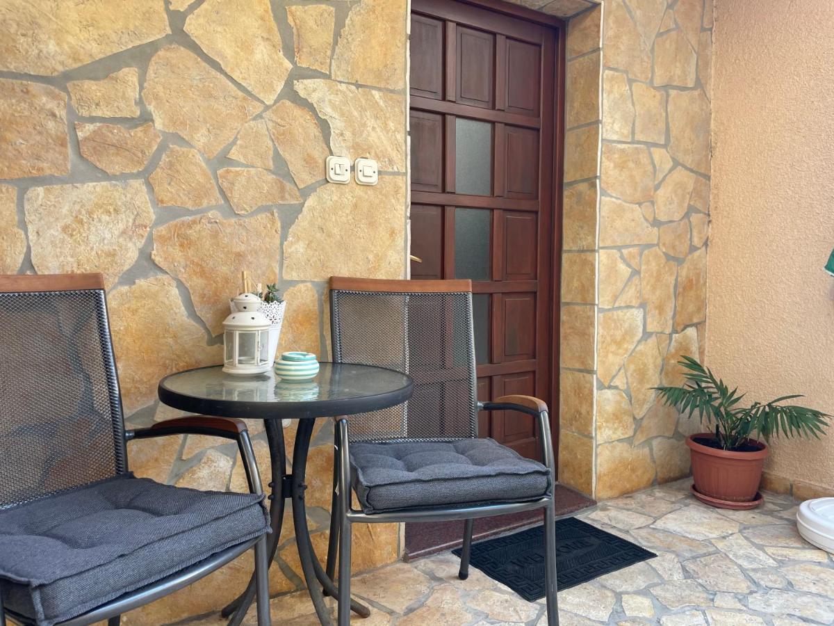 Apartmani Meri Jezera Exteriör bild