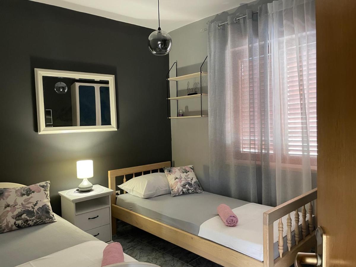 Apartmani Meri Jezera Exteriör bild