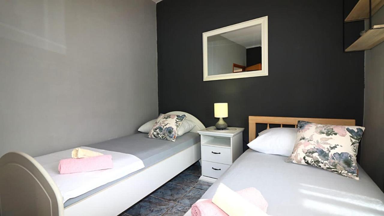 Apartmani Meri Jezera Exteriör bild